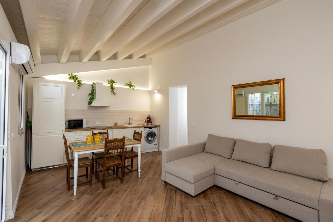 Cortile Del Greco Apartments Палермо Екстериор снимка